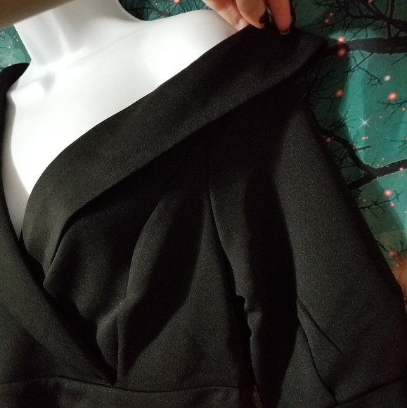 Gorgeous Black Dress - Picture 4 of 7